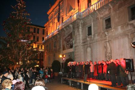 Concerto davanti Palazzo Moroni - Natale 2009 - 05-12-2009 - 071.JPG