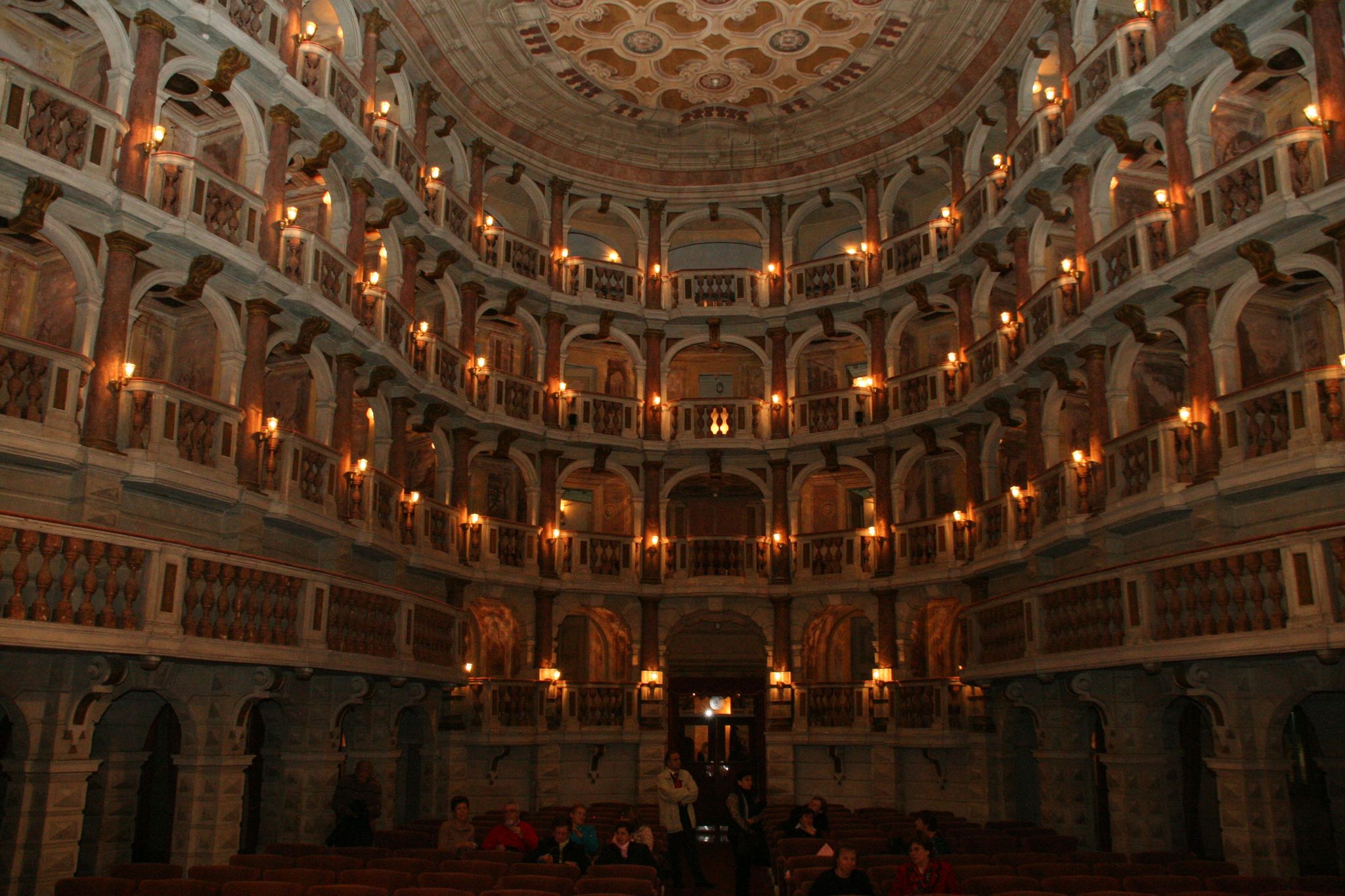 Mantova-Teatro Bibiena - 01-10_116.JPG