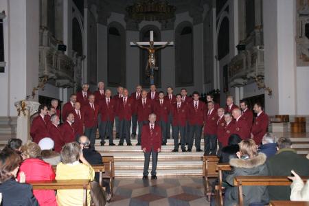 Concerto di Natale in Duomo con il Coro Tre Pini 25-11-2005 - 005.jpg