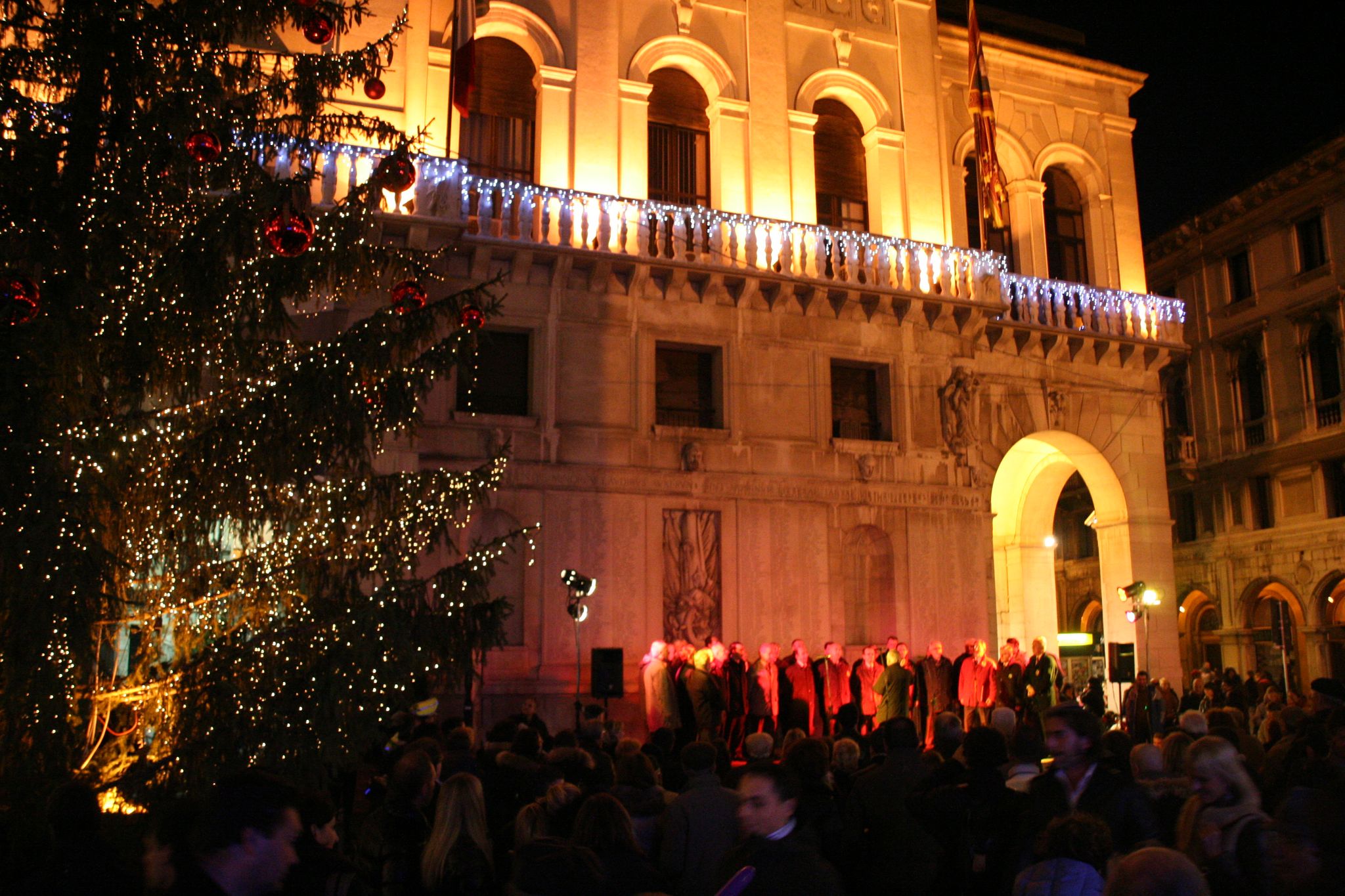 Concerto davanti Palazzo Moroni - Natale 2009 - 05-12-2009 - 100.JPG