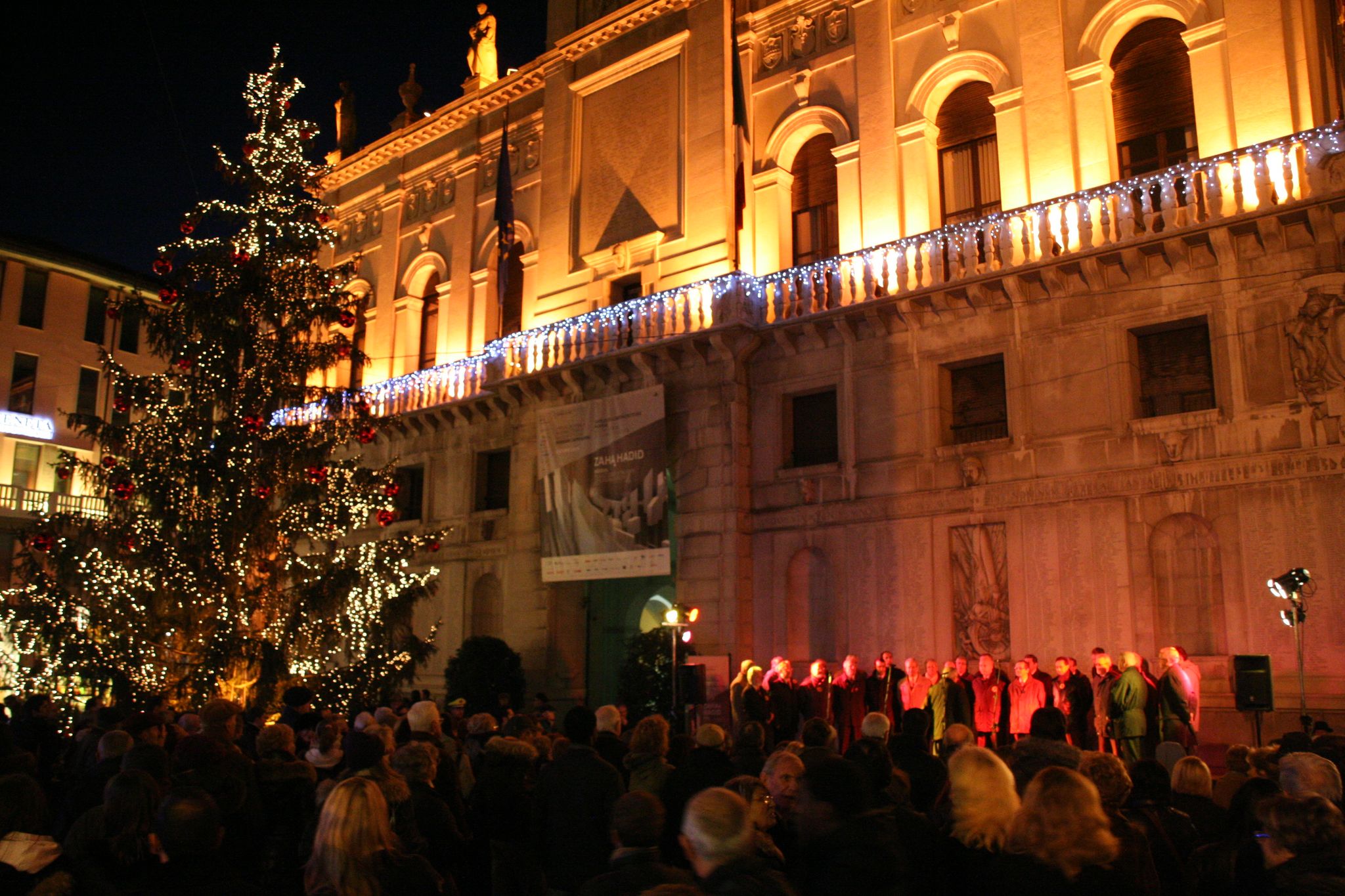Concerto davanti Palazzo Moroni - Natale 2009 - 05-12-2009 - 109.JPG
